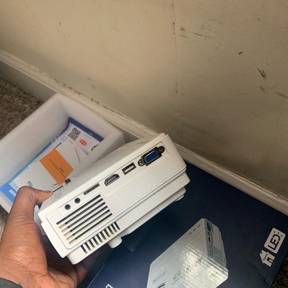 Projector - Picture 11 of 12